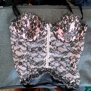 Zip up corset lingerie. Victoria's Secret 34C